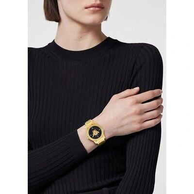 Pre-owned Versace Gold Womens Analogue Watch Medusa Deco Ve7b00623
