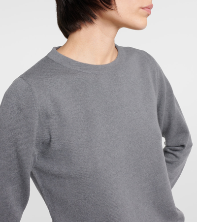 Brunello Cucinelli Embellished Cashmere Sweater In Gray