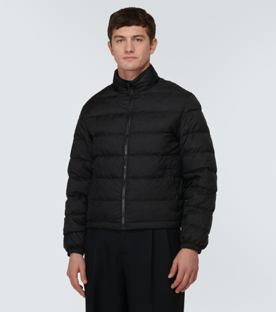 Versace Barocco Jacquard Zip-up Puffer Jacket In Black