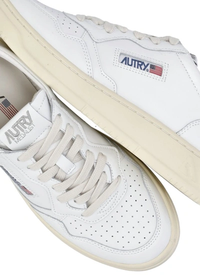 Shop Autry Medalist Low Sneakers In Neutrals