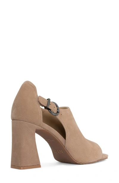 Nydj Larlie Ankle Strap Sandal In Taupe