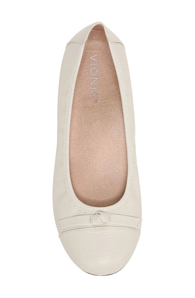 Vionic Amorie Flat In Cream