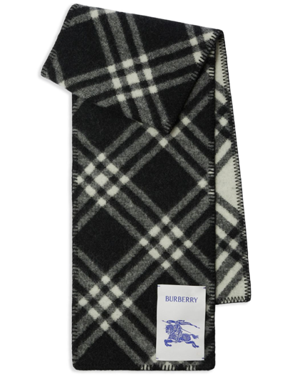 Shop Burberry Black And White Vintage Check Wool Scarf