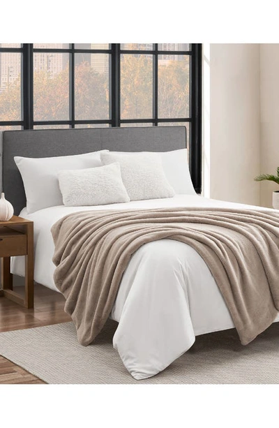 Ymf Faux Fur Throw In Tan