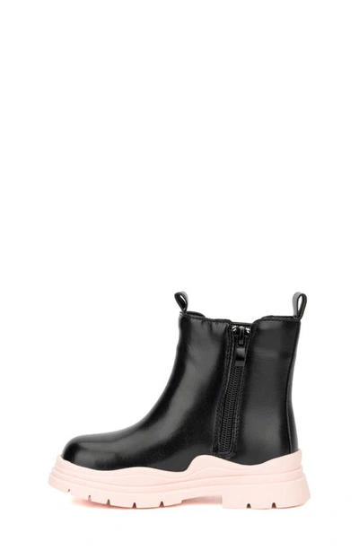 Olivia Miller Chelsea Boot In Black