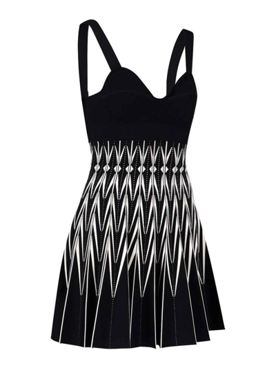 Alexander Mcqueen Two-tone Zig-zag Print Dress In Black