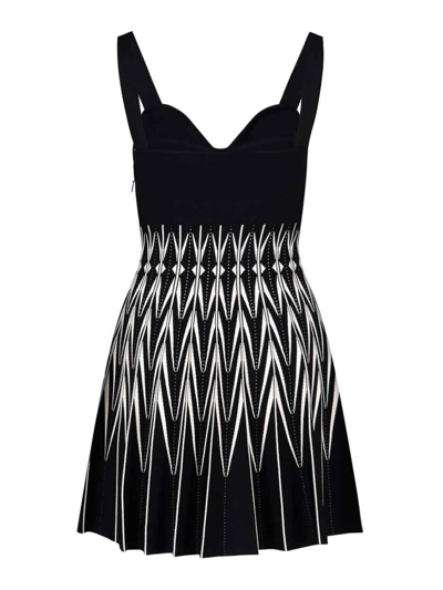 Alexander Mcqueen Two-tone Zig-zag Print Dress In Black