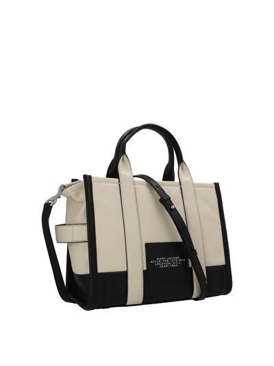 Marc Jacobs Elegant Crossbody Tote Bag With Rhinestone Detail And Versatile Carry Options In White