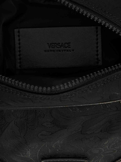 Shop Versace Bolsa De Hombro - Negro In Black