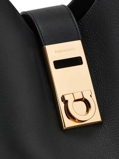 Ferragamo Black Calf Leather Shoulder Bag For Women In Black