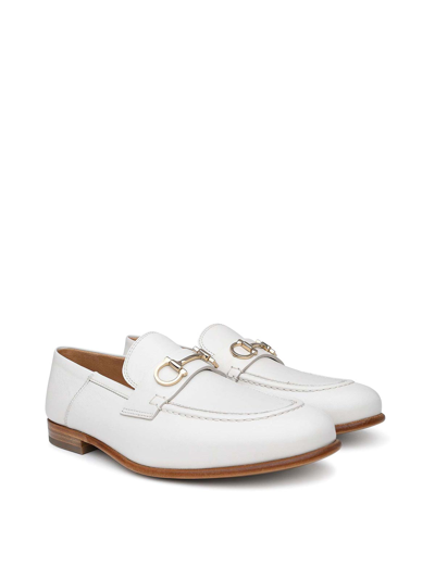 Shop Ferragamo White Leather Loafers In Crema