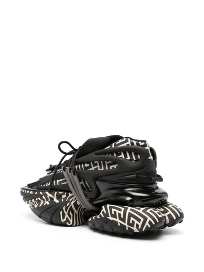 Shop Balmain Sneakers In Ivory/black