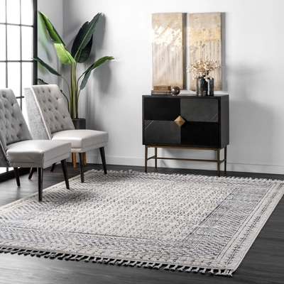 Nuloom Claudia Diamond Tassel Area Rug
