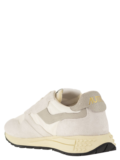 Autry Reelwind Low Sneakers In White Suede And Nylon