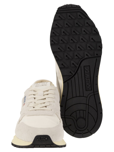 Autry Reelwind Low Sneakers In White Suede And Nylon