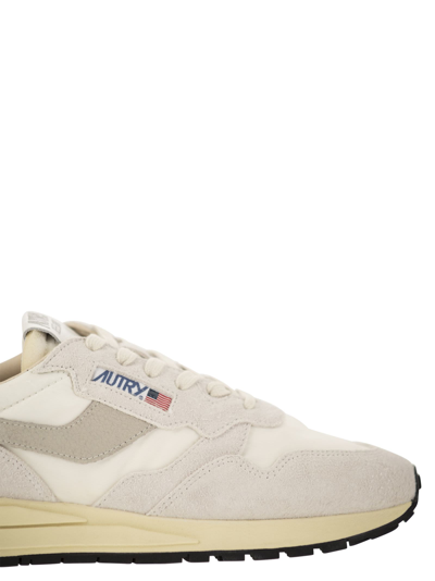Autry Reelwind Low Sneakers In White Suede And Nylon