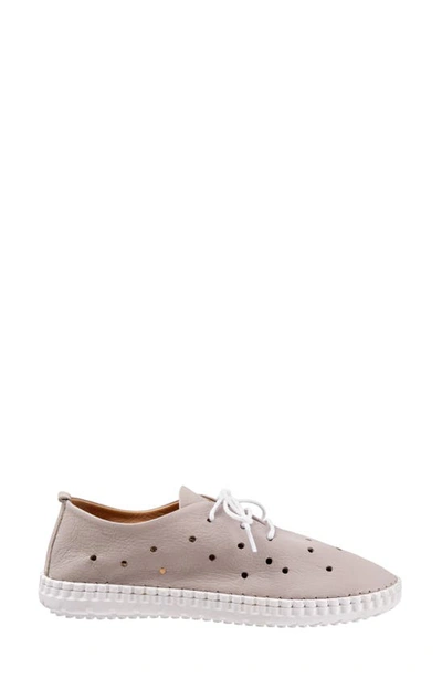 Shop Bueno Dallas Lace-up Oxford In Light Grey Leather
