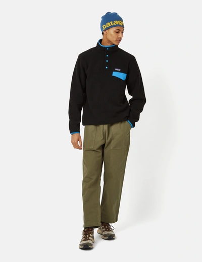Shop Patagonia Lightweight Synchilla Snap-t Fleece Pullover In Black