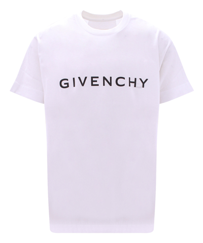 Shop Givenchy T-shirt In White