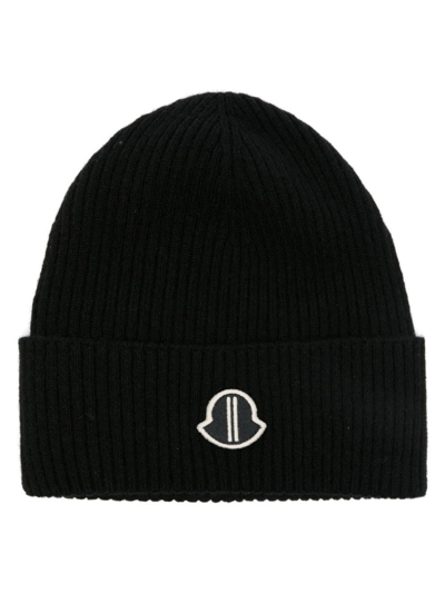 Shop Moncler Genius Ribbed-knit Cashmere Beanie In Nero