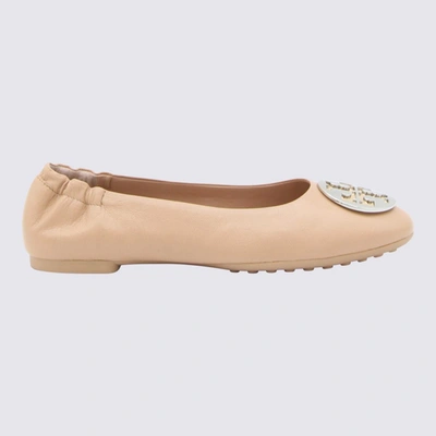 Shop Tory Burch Flat Shoes In Light Sand