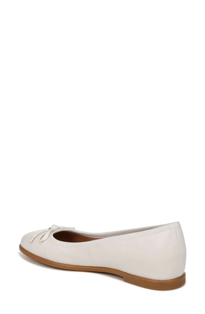 Shop Naturalizer Essential Skimmer Flat In Warm White Leather