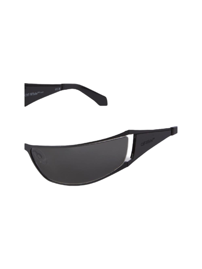 Shop Off-white Luna - Black Sunglasses