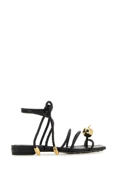 Bottega Veneta Sandali Flat Adam In Pelle Nera Donna