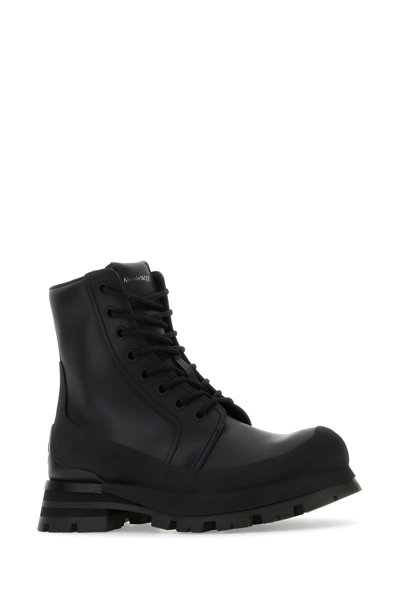 Alexander Mcqueen Alexander Mc Queen Wander Black Leather Boot In Black