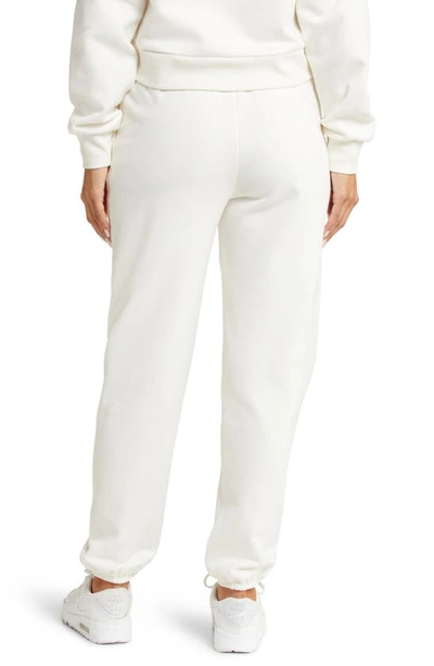 Beyond Yoga On The Go Joggers In Fresh Snow