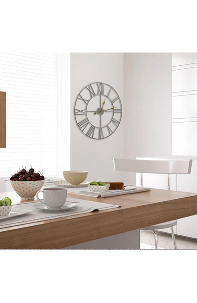 Sorbus 24in Metal Decorative Wall Clock In Metallic