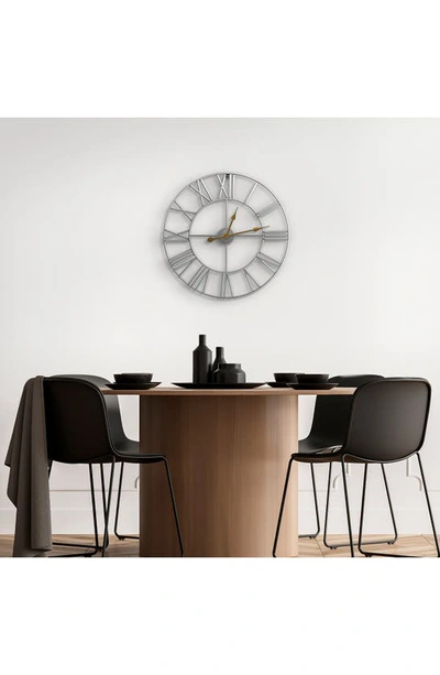 Sorbus 24in Metal Decorative Wall Clock In Metallic