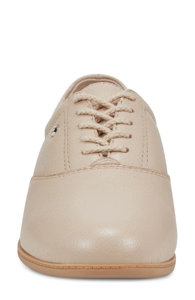 Easy Spirit Motion Round Toe Casual Oxfords Flats In Light Natural
