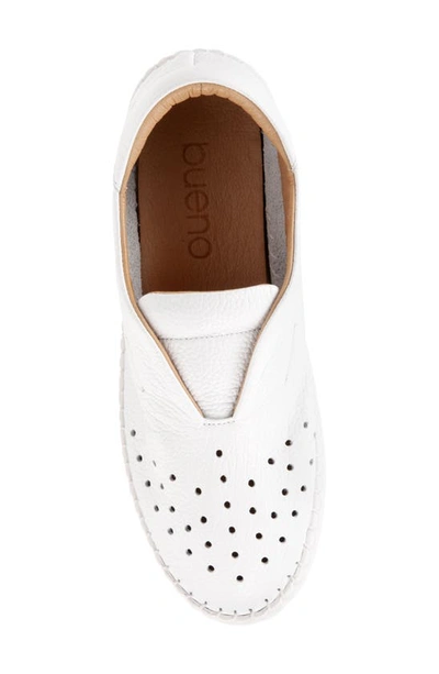 Shop Bueno Denmark Flat In White Leather