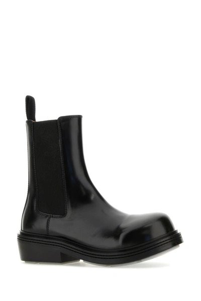 Bottega Veneta Polished Finish Black Ankle Boots With Elastic Side Panels In Multicolor