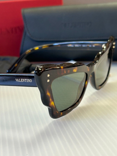 Pre-owned Valentino Va4092 5002/71 Ladies Cat Eye Green Lens Havana Sunglasses 53-17-140