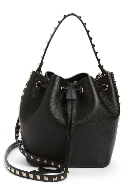 Valentino Garavani Valentino Rockstud Grainy Leather Bucket Bag In Black