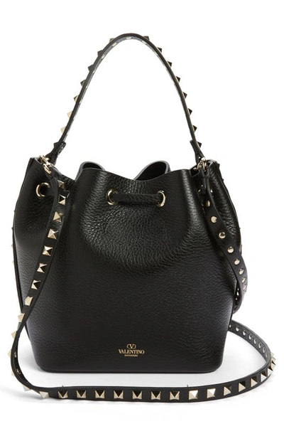 Valentino Garavani Valentino Rockstud Grainy Leather Bucket Bag In Black