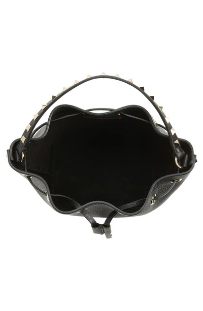 Valentino Garavani Valentino Rockstud Grainy Leather Bucket Bag In Black