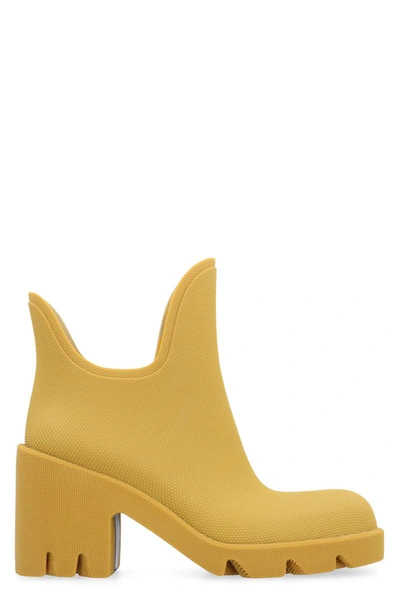 Shop Burberry Marsh Rubber Boots In Mustard