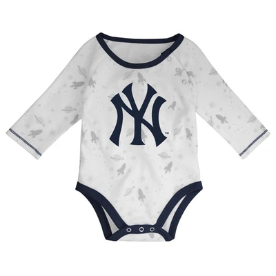 Shop Outerstuff Newborn & Infant Navy/white New York Yankees Dream Team Bodysuit Hat & Footed Pants Set