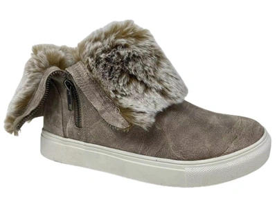 Very G Plusher Slip-on Shoes In Cream In White