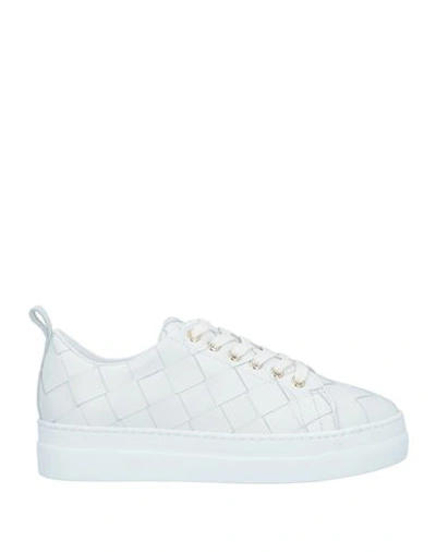Shop Stokton Woman Sneakers White Size 7 Leather