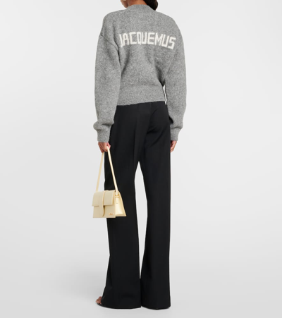Jacquemus Logo Intarsia Knit Jumper In Grey