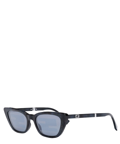 Shop Fendi Sunglasses Fe40089i In Crl