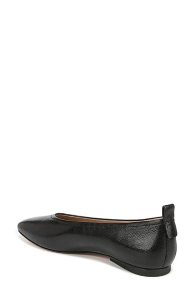 27 Edit Naturalizer Carla Flat In Black Leather