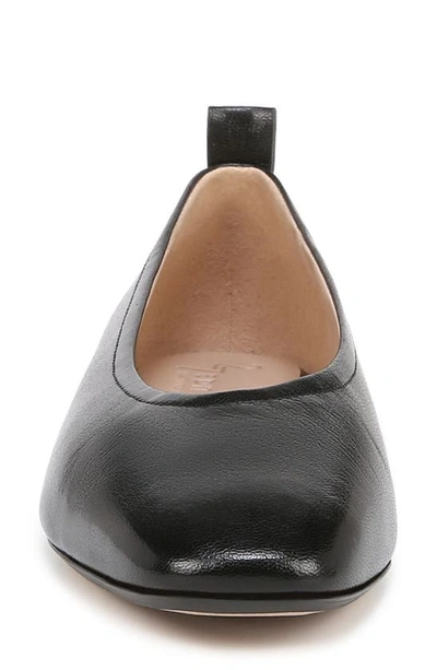 27 Edit Naturalizer Carla Flat In Black Leather