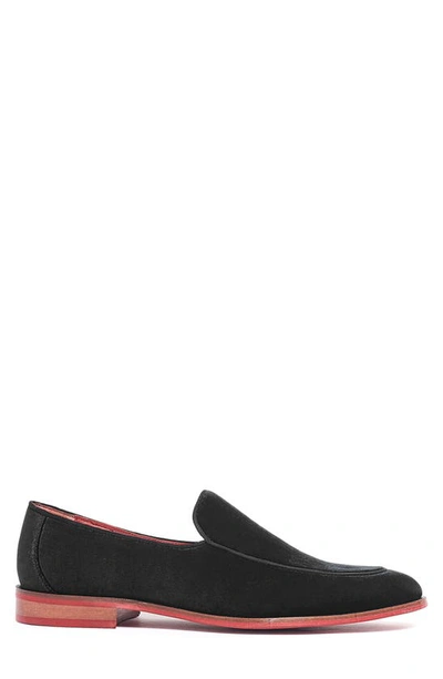 Carlos Santana Prince Velvet Loafer In Black