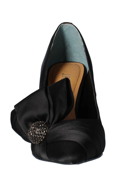 J. Reneé Hirisha Pointed Toe Pump In Black