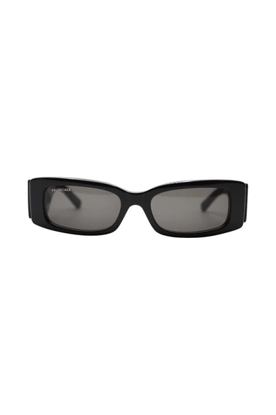 Shop Balenciaga Max Rectangle Sunglasses Accessories In Black